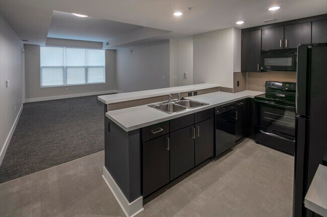 Photo - 435 LaGrave at Tapestry Square