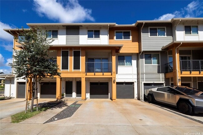 Building Photo - RARELY AVAILABLE!! 2 BD | 2.5 BA Town Home...
