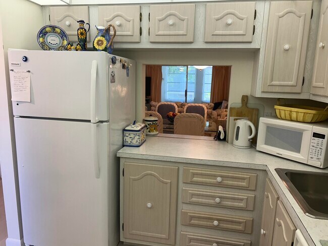 Photo - 1 Abbey Ln Unit 203