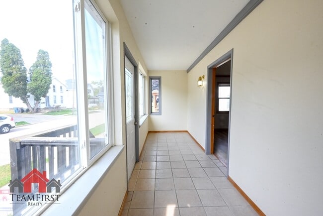 Photo - 608 Central St