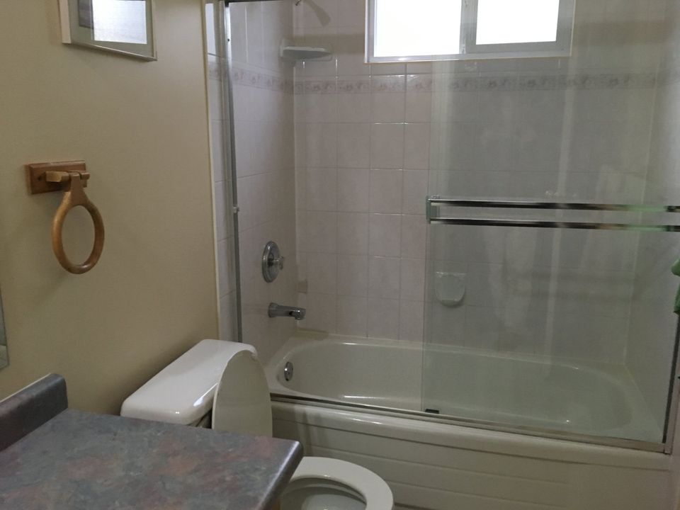 Photo - 13005-13100 AvenueUpper