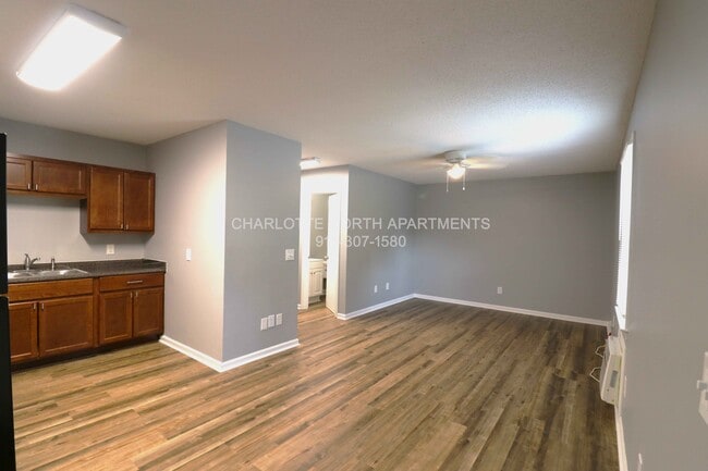 Building Photo - 533 Charlotte Ave Unit 533