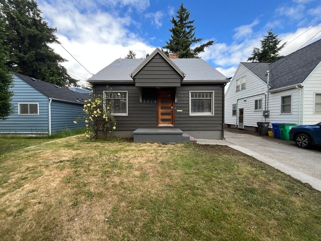Photo - Stunning Rose City Park 5BD 2BA Home with Gas Fireplace Updated Finishes, Air Conditioning & Laun...