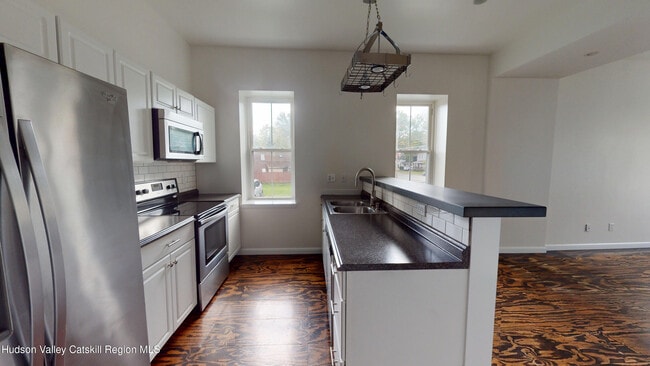 Photo - 160 Mansion St