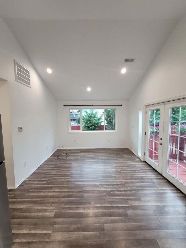 Photo - 5407 S Pine St Unidad 5407 S Pine St, B