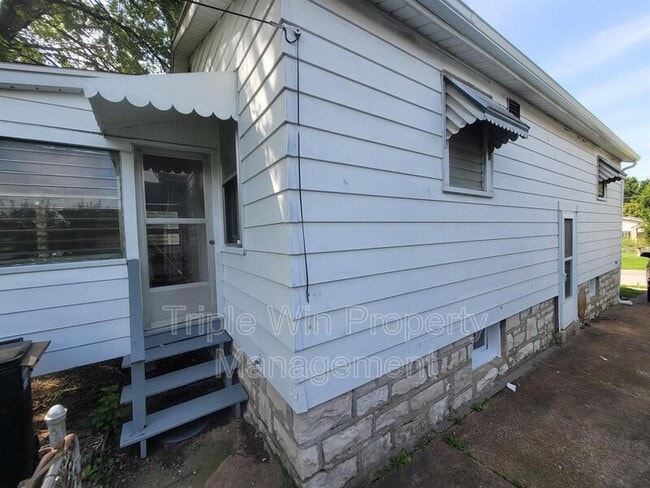 Photo - 4891 Hummelsheim Ave