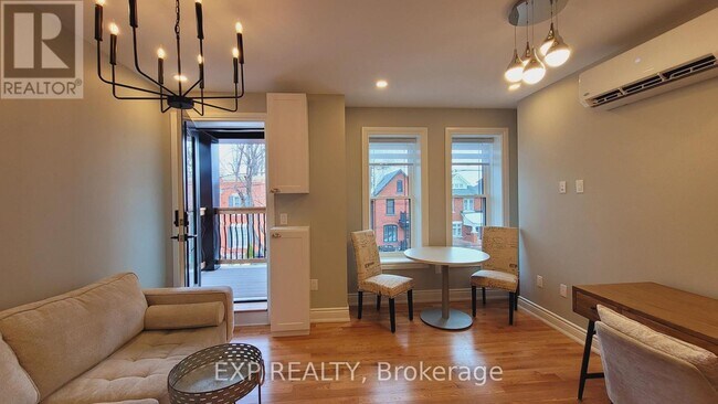 Photo - 157 James St Unité 202