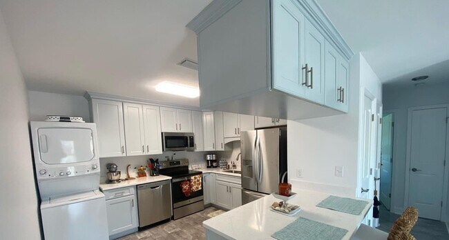315 Bream Ave Unit 207