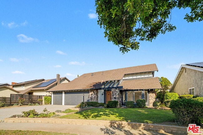 Building Photo - 243 Blanquita Way