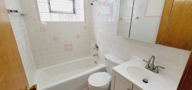 Photo - 5829-5837 W 63rd St