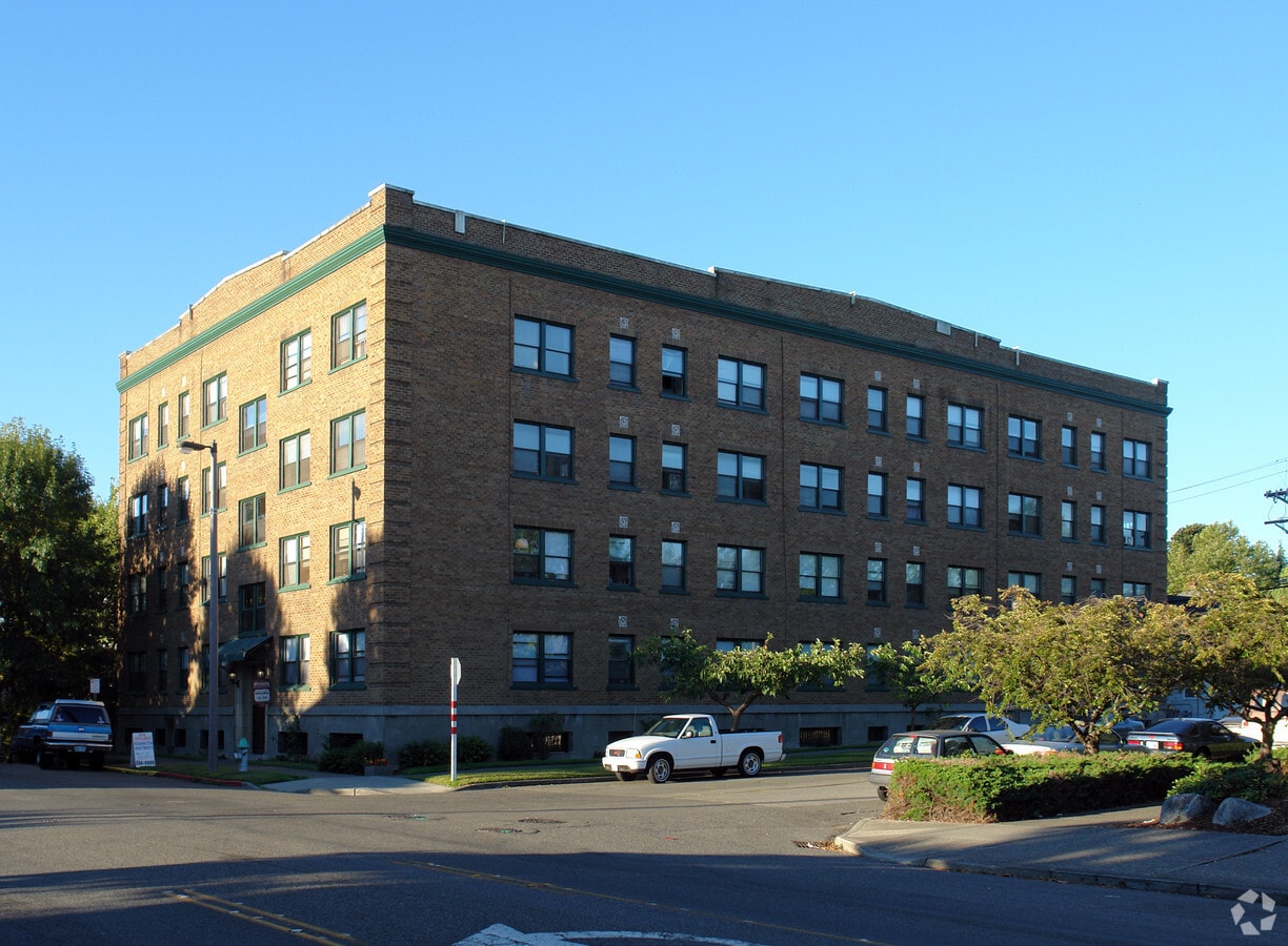 Photo - Pennington Apartments