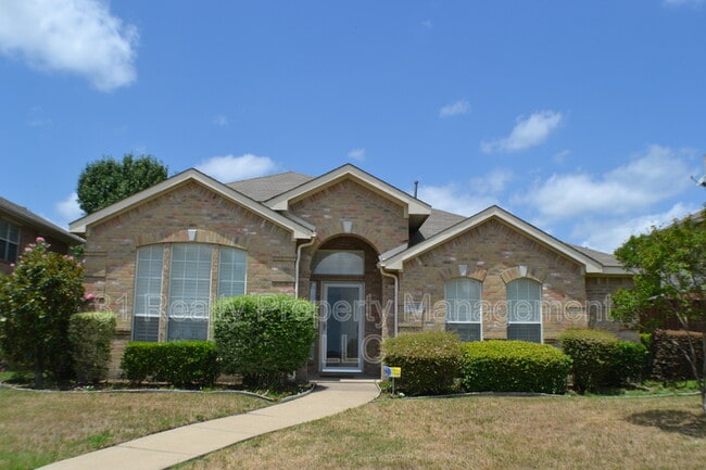 Building Photo - 1013 Clear Creek Dr