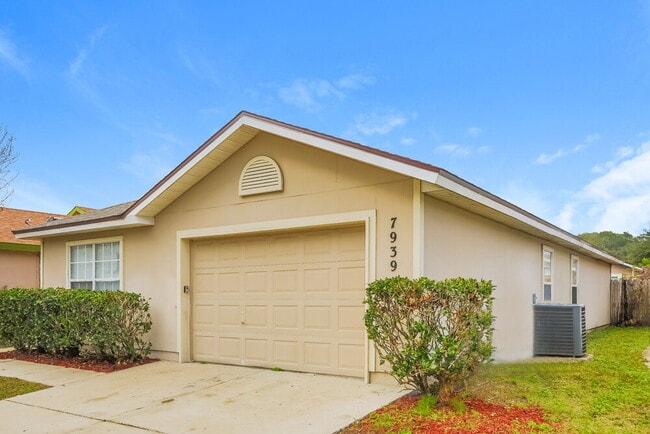 Photo - 7939 Cherry Blossom Dr S