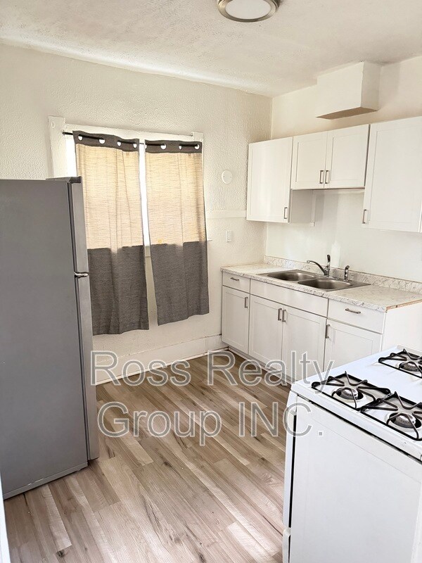 Building Photo - 2750 Monroe St Unit Top