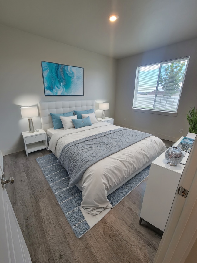 Bedroom - Golden Eagle Patio Home Apartments