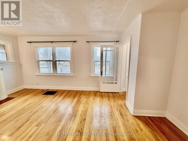 Photo - 704 Brookfield Rd