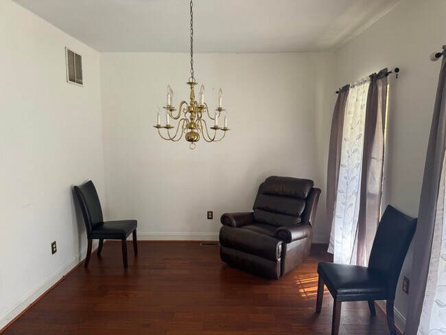 Photo - 6 Heather Loft Ct