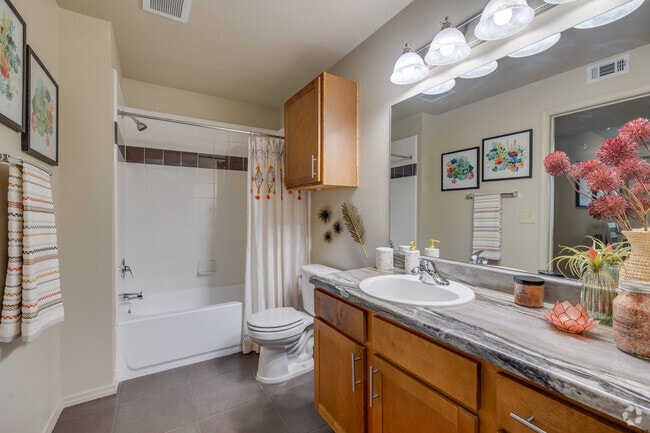 1BR,1BA - 789SF - Restroom
