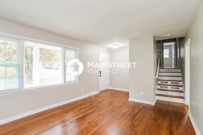 Photo - 4 Bedroom Pet-Friendly Home in Charlotte, NC with Main Street Renewal