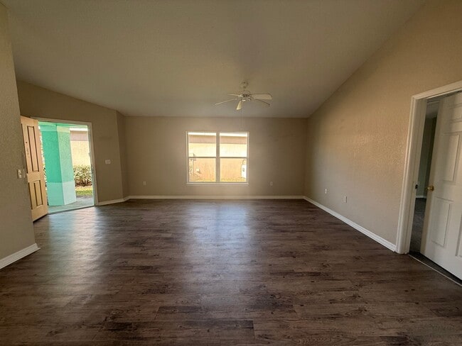 Photo - 202 Reserve Dr