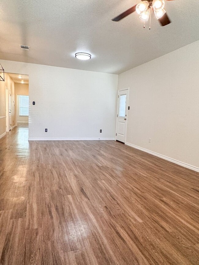 Photo - Great Location Townhome