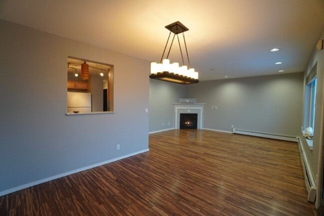 Photo - 3 Bedroom Eagle River Townhouse!