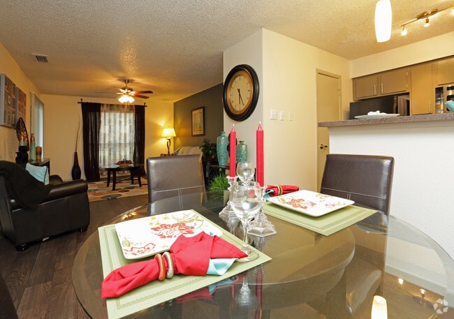 1BR, 1BA / 750SF