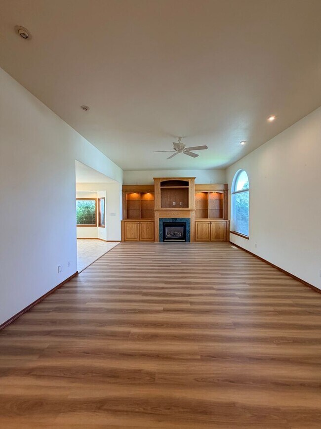 106 Prestwick Ln