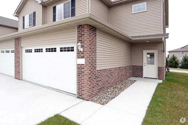Building Photo - 904 SE 10th Ln Rental