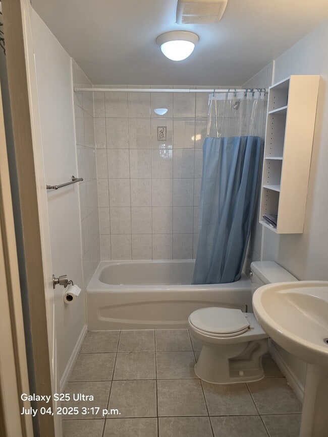 2 bedroom basement apartment Don Mills & Sheppard