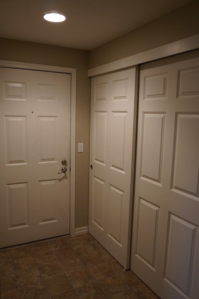 Entrance with storage - 1760 W Sunn Fjord Ln Unit F-204