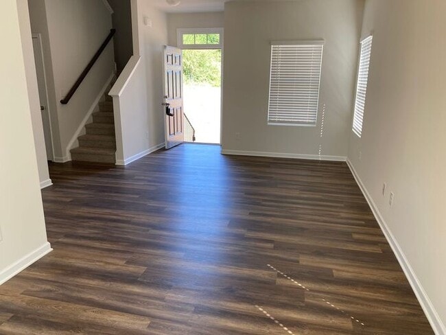 Photo - 4 bed/2.5 bath home in Troutman!