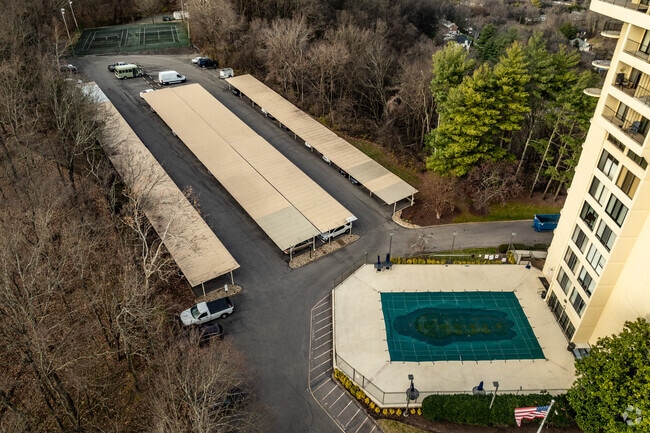 Photo - Wessex Towers Condominiums