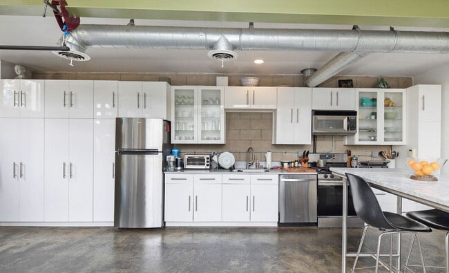 Photo - 2448 Riverside Dr