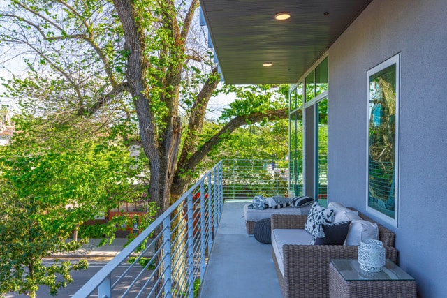 0BR, 1 BA - 1050 SF - The Didion