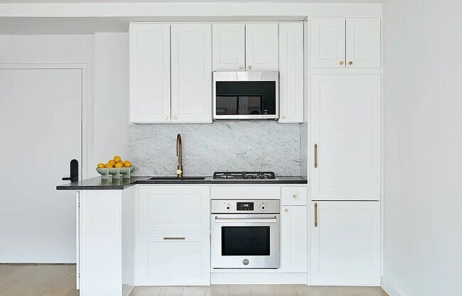 Photo - 10 Rutgers St Unit 6L