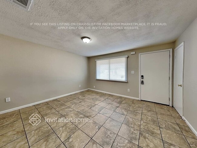 Photo - 4102 N 71st Ln