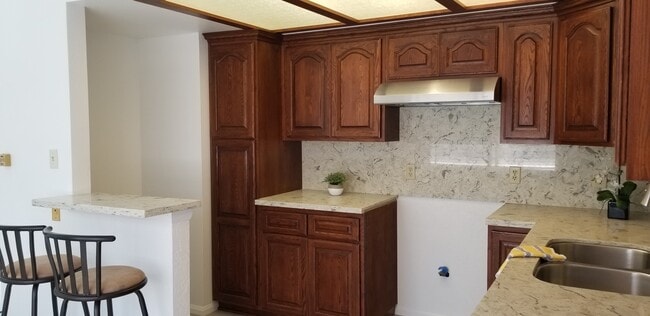 Cocina - 1438 E 8th St Unidad Charming 2 bedroom