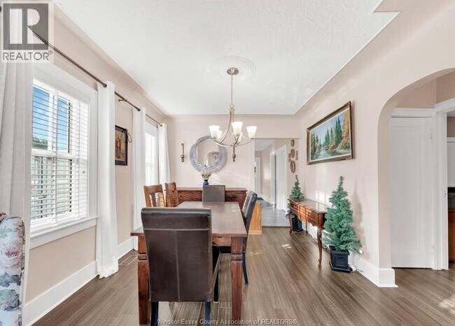 Photo - 2257 Charl Ave