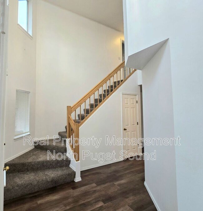 Photo - 5231 69th Dr NE