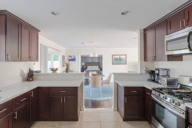 Photo - 980 N Biskra Rd
