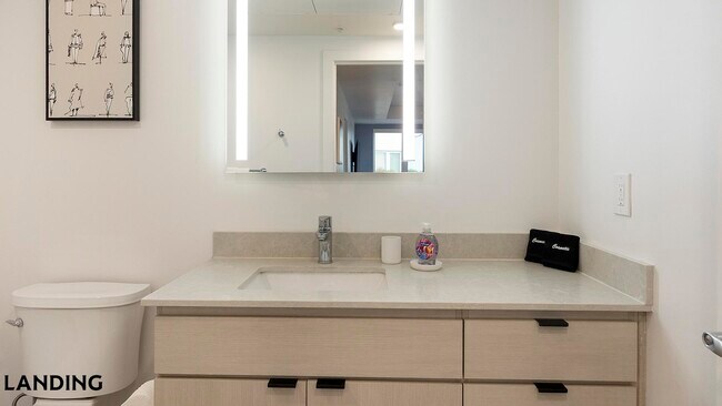 Photo - 707 S Farmer Ave Unidad 2032