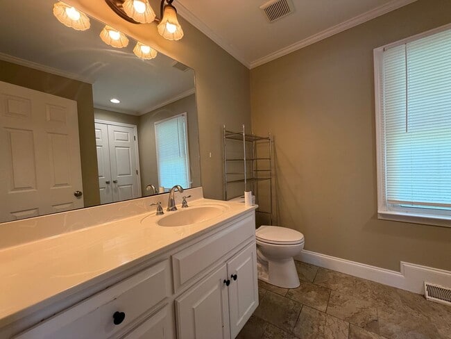 Photo - 4/2 House in Rosemount Park- $1,495