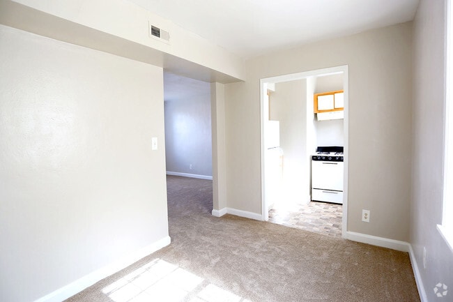Dining Room/Kitchen - Parkwood Manor