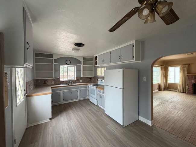 Photo - Charming and spacious Needles home