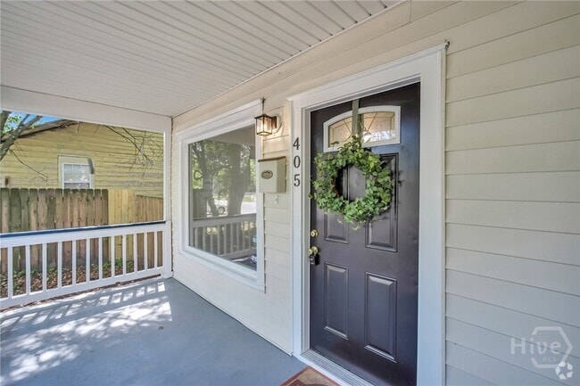 Building Photo - 405 S Baldwin Cir Rental