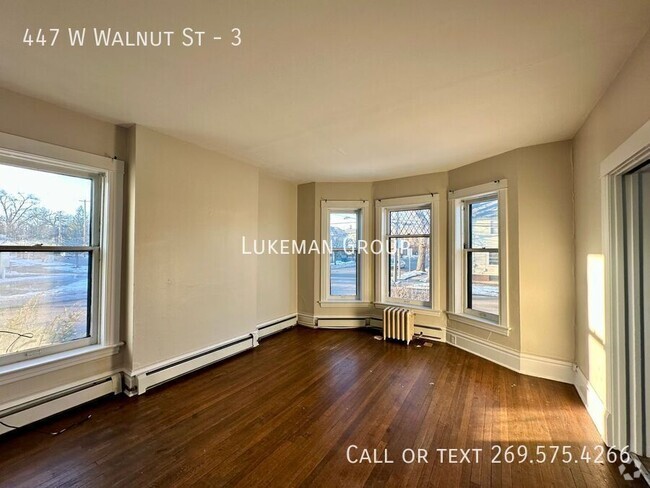 Building Photo - 447 W Walnut St Unit 3 Rental