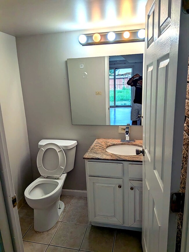 Photo - 386 Dover Dr
