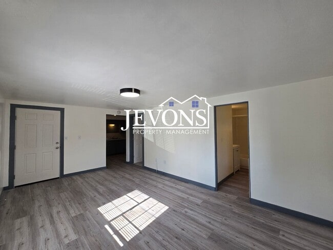 Photo - 2104 S 8th Ave Unidad A