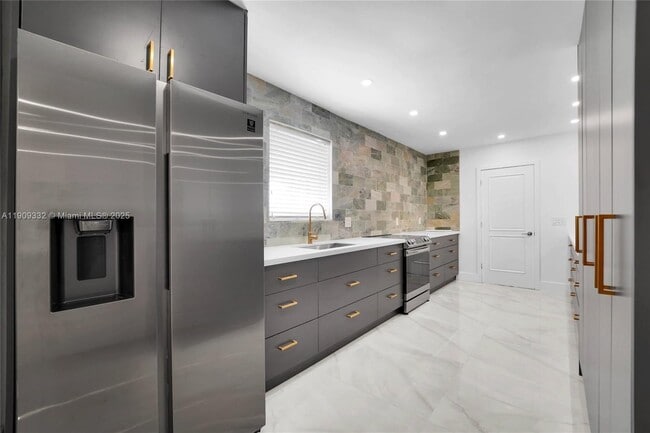 Photo - 18280 NE 8th Ave